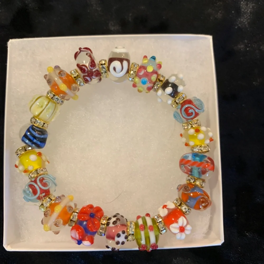 Bracelets - Picture 4 of 4